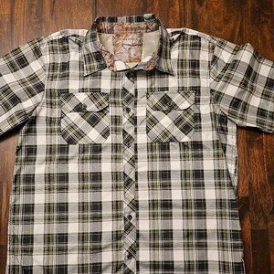 Realtree Short Sleeve Black, White, and Yellow Plaid Button Down, Size Large